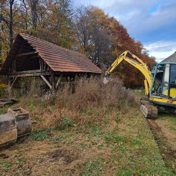 Rušenje objektov A&T nizke gradnje